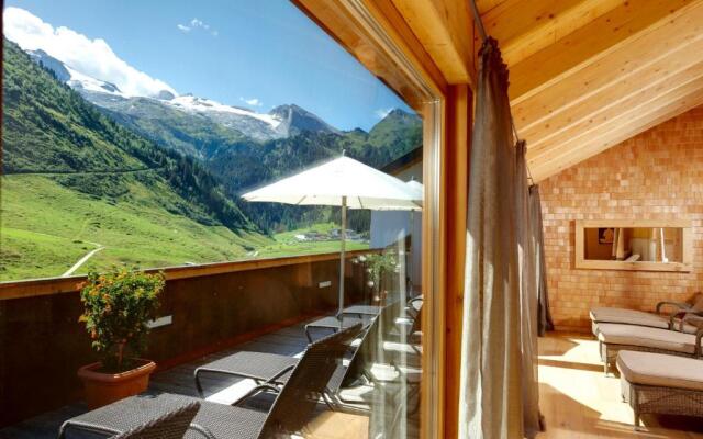 Hotel Berghof Crystal Spa & Sports