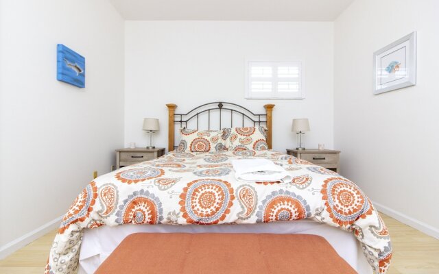 Seaside Bungalow by Vtrips