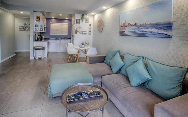 uSHAKA WATERFRONT - LUXURIOUS LAVISH LOOKER