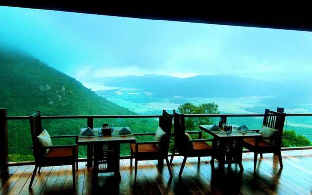 Yalong Bay Earthly Paradise Birds Nest Resort （Mountain Villas)