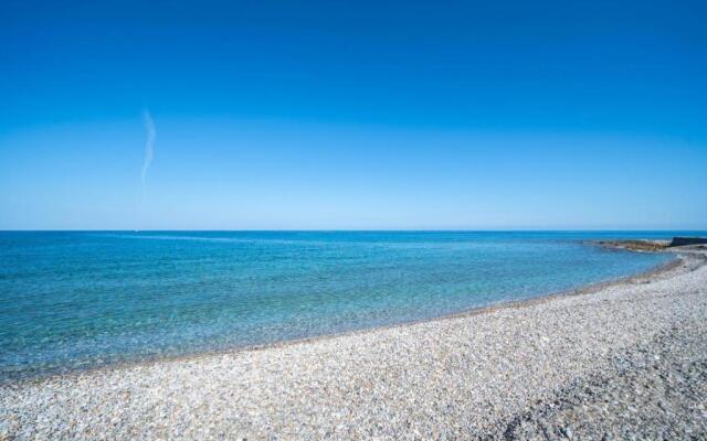 TerraZeus - Stone House Beachfront 1