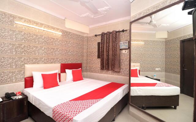 OYO 15546 Hotel KK