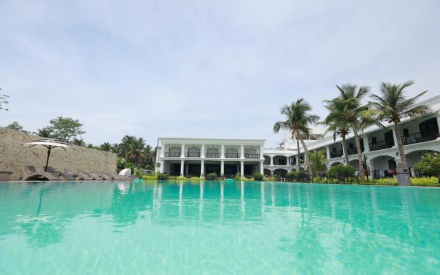 Lagoon Sarovar Portico