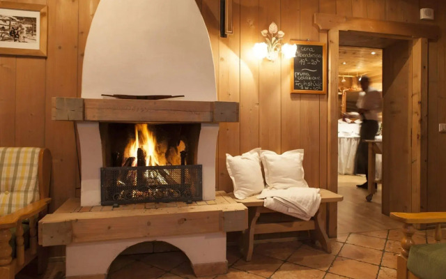 Mareo Dolomites Hotel