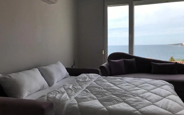 Sunny Bay Apartments