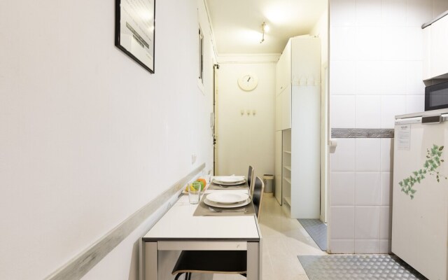 AB Paral·lel Apartments