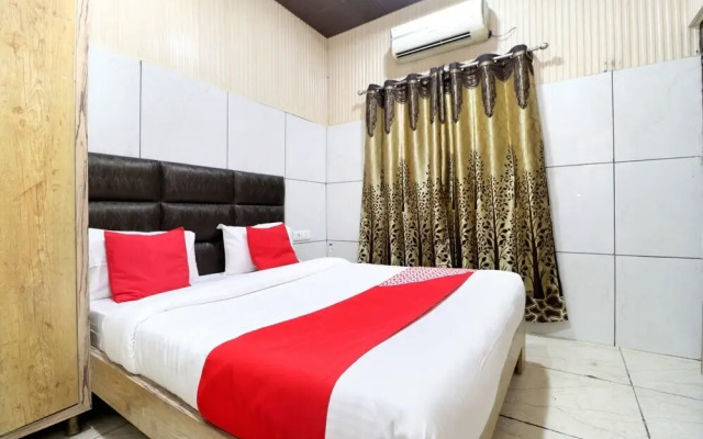 OYO Rooms Railway Station Entry Gate