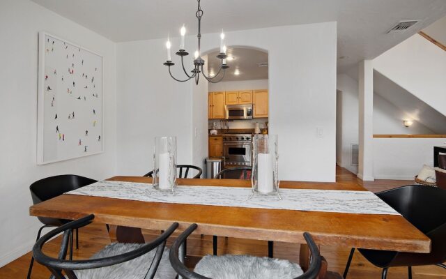 2109 B Chamonix 4 Bedroom Home by RedAwning