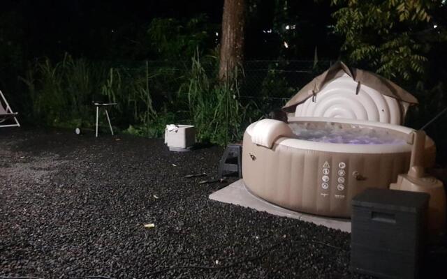 Sweety Paradise jacuzzi ,intimité zénitude et plages