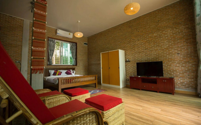 Nan De Panna Riverside Homestay