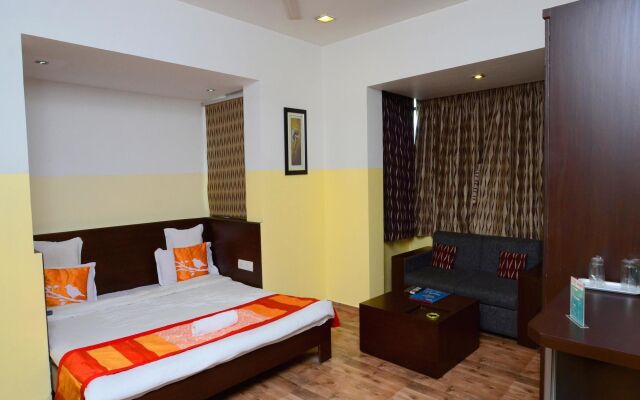 OYO 1030 Hotel Palm View Residency