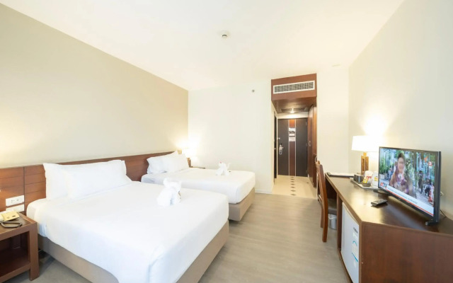 Golden Crown Grand Hotel