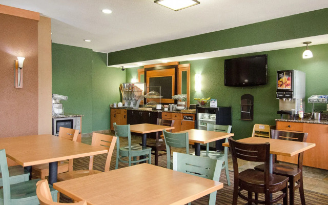 Econo Lodge at Wanamaker