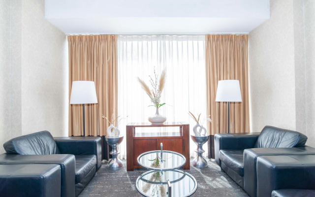 Sandman Signature Vancouver Airport Hotel & Resort