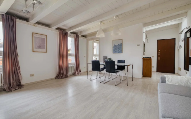 Bright Flat in the Heart of Porta Venezia