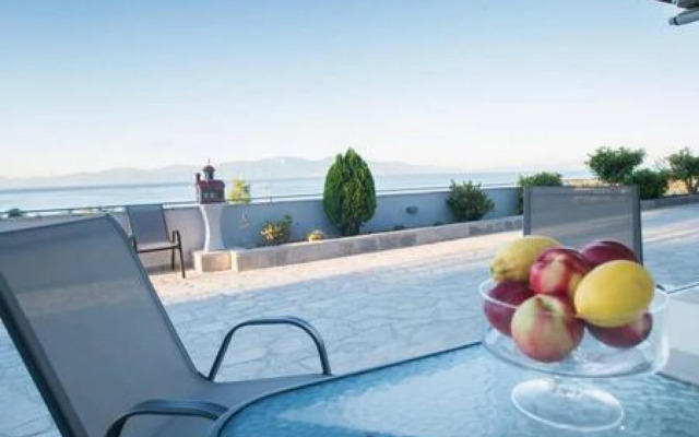 Onar Zin Seabliss - Iro Poolside Nest