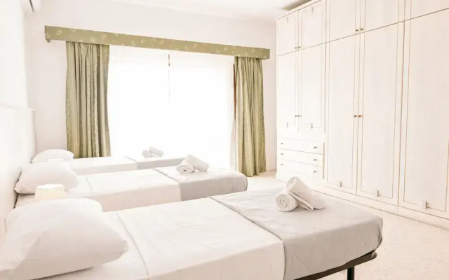 Mediterranea Sunny Maltese Townhouse