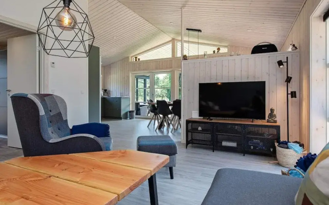8 Person Holiday Home in Vaeggerlose