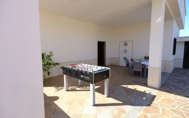Tenuta con due Abitazioni Indipendenti e Piscina