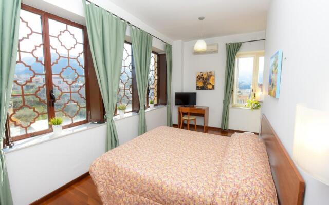 Villa Crawford - Religious Hospitality