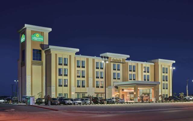 La Quinta Inn & Suites by Wyndham Carlsbad