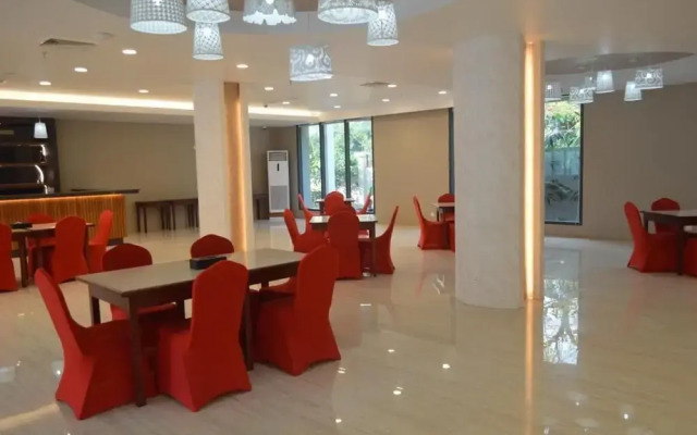 Airport Avenue Hotel