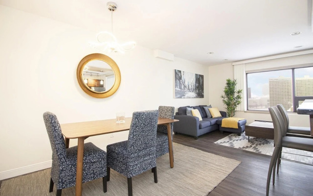 Luxurious 1bdrm Apartment With Parking and Wi-fi