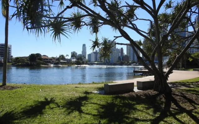 2 Bedroom Apartment in Surfers Central