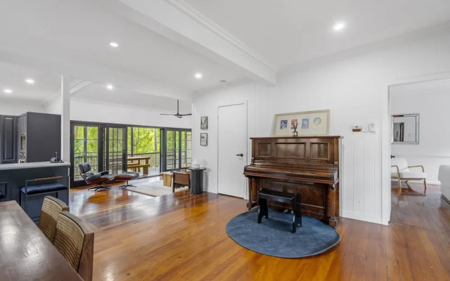 Spacious 3-bed Stay With Balcony and BBQ – Guest Rooms – Brisbane