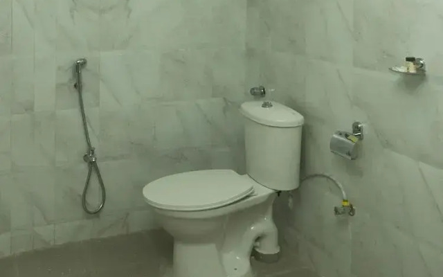 OYO 17393 Hotel Elite Plaza