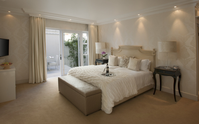 The Clarendon - Bantry Bay