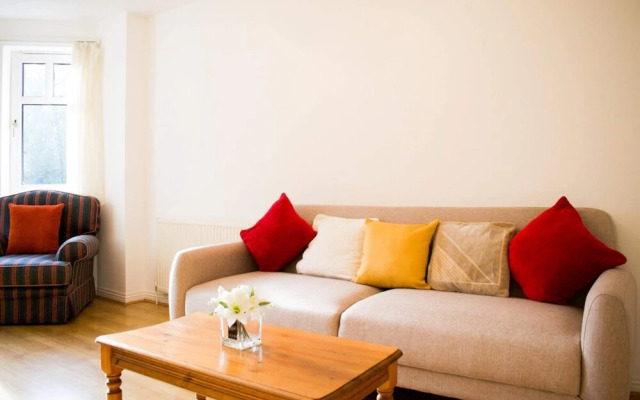 Spacious 2 Bedroom Home in Edinburgh