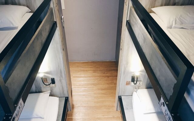 Lucky One Hostel