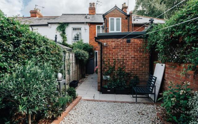 The Dragonfly - Central 2 bedroom house