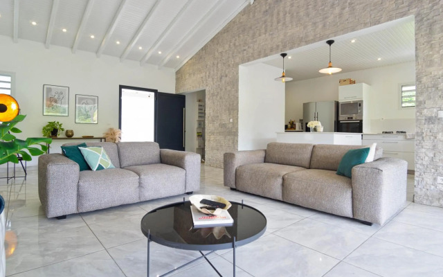 Résidence ZEN & CALM immense HAUT DE VILLA F4 avec piscine