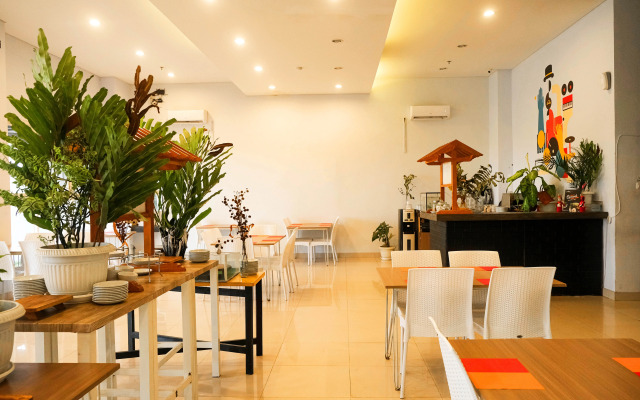 De La Charis Hotel by Waringin Hospitality