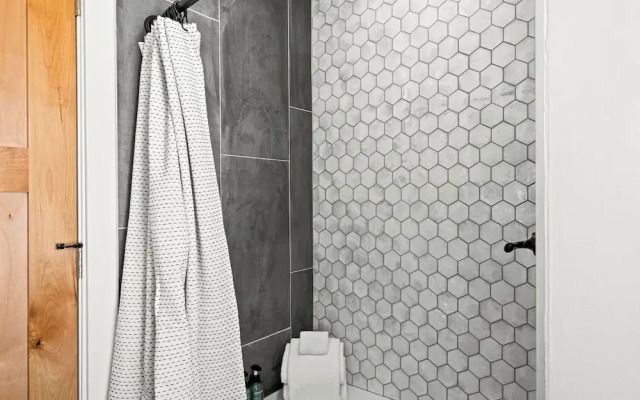 Dragestil 715 Duluth Condos