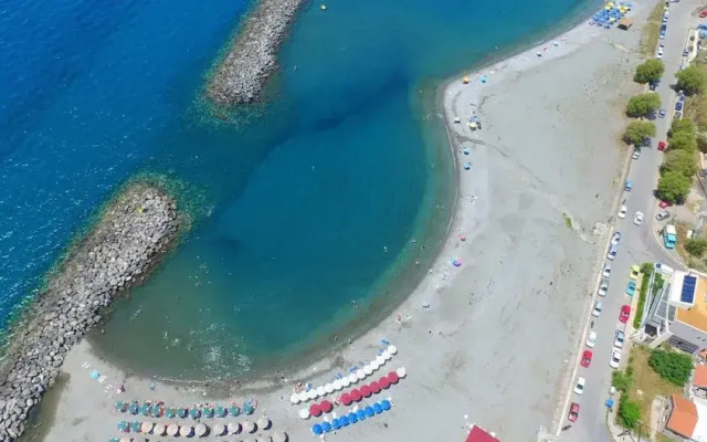 Kalamata Garden Haven - Escape Amidst Greenery