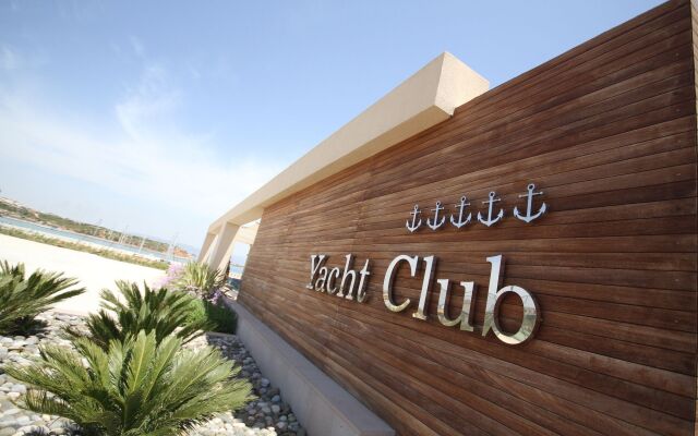 Yacht Club