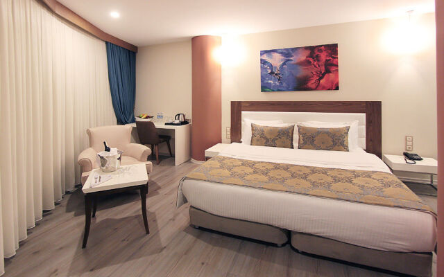 Forum Suite Hotel