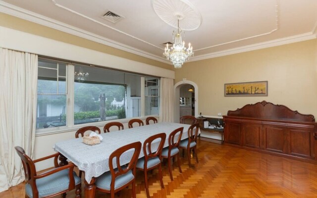 Classic 5 Beds Mt Dandenong Resort