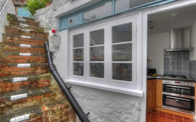 Monmouth Cottage