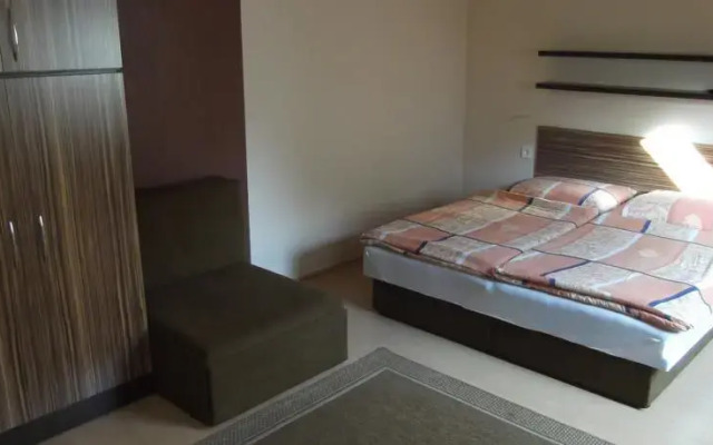 Borostyán Vendégház Eger