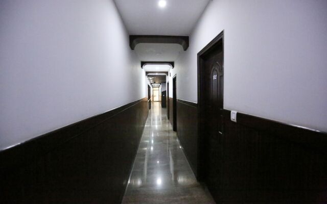 OYO 2660 Hotel Radhe Inn