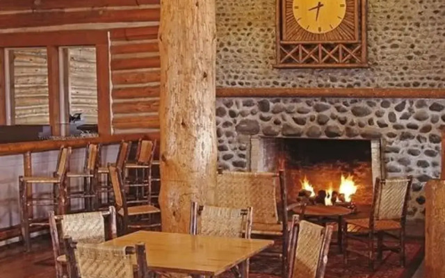 Lake lodge