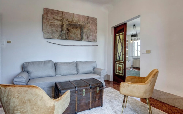 Palestro Apartment by Mamo Florence