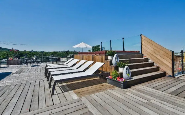 Parc Avenue Hostel