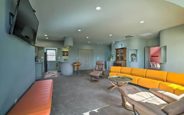 Falling Water Chalet Upper Unit: Near Bike Trails!