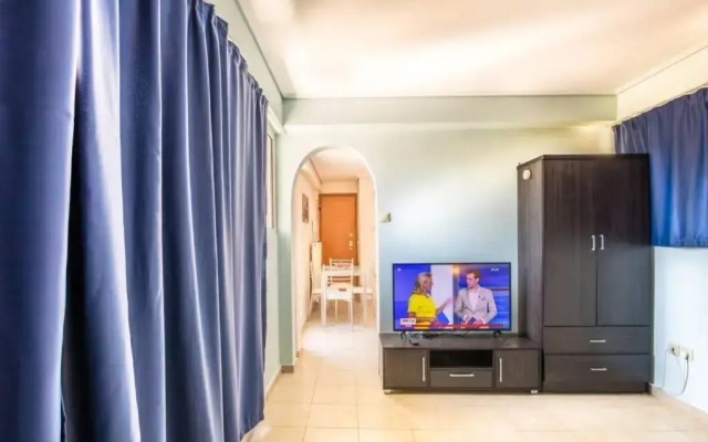 Penthouse with big terrace 2 mins from the metro