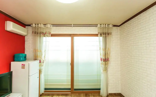 Anmyeondo Hillhouse Pension